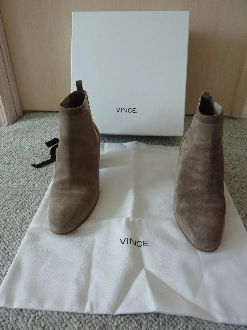 $395 Vince Hallie Round Toe Suede Grey Limestone Boots SZ 11 41 Low heel Booties